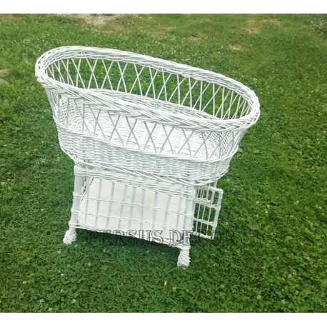 Landou bebelusi din rachita cu suport porumbei